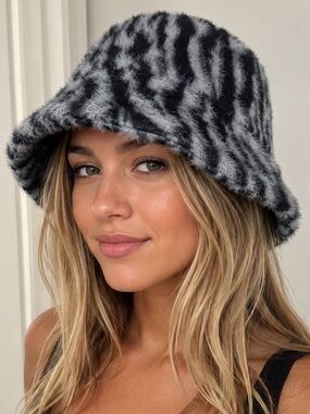 Urban Outfitters Fuzzy Zebra Bucket Hat - Black & Gray